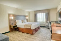 Evergreen Inn & Suites