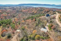 Secluded Tuskahoma Retreat w/ Deck & Views! - Homestays