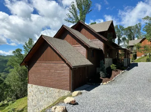 Luxurious Cabin with Mountain Views and Hot Tub - Stunning Retreat
