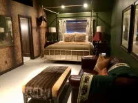 5 Star Private Gated Luxury 3 King Bedroom Estate Lodge Lake Views EV Charger