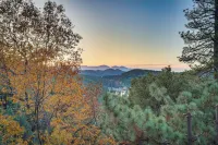 Crestline Cabin Mountain Views and Fire Pit! - 3-Sterne