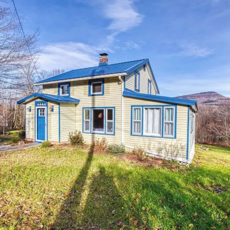 Catskills Cottage w/ Deck, 7 Mi to Hunter Mtn