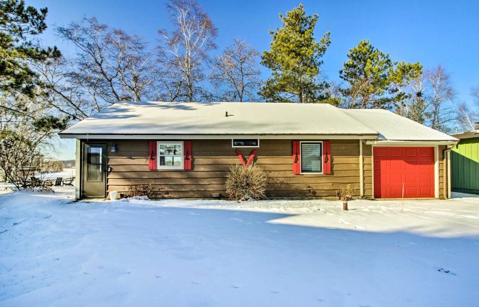 Pelican Lake Getaway on Stunning Peninsula!