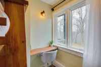 Modern Nellysford Getaway on 40 Private Acres! Hotels in Rockfish