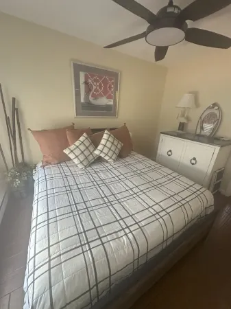 Bay Side 2-Bedroom Condo with Pool