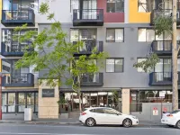 Luxury East Perth - Sleeps 2 - Superior Wifi Hotels in East Perth