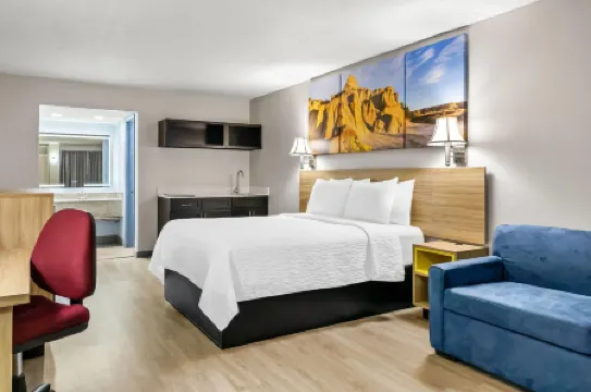 Days Inn by Wyndham Salina South