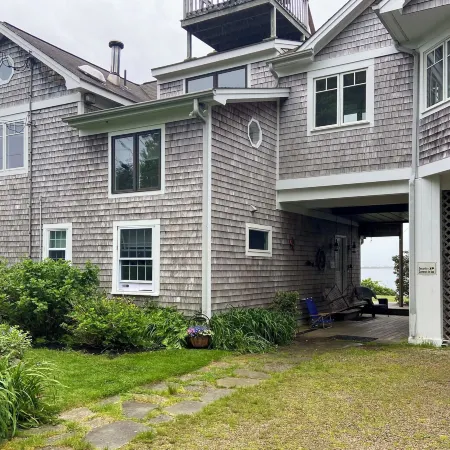 Kayaks, Deck & Pond Access: Rhode Island Retreat!