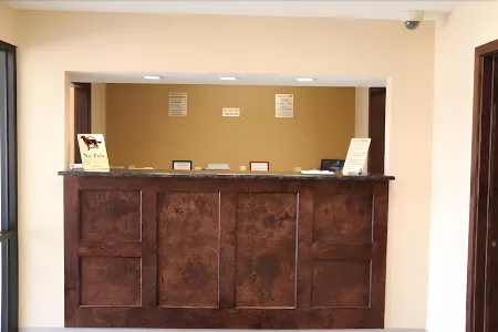 Western Inn Отели рядом с достопримечательностью «Парк Бейкер»