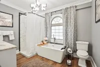 Hickory Haven 3Br Elegant Downtown Hidden Gem