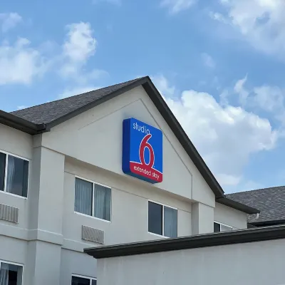 Studio 6 Oklahoma City - Moore Norman Hotels near Crossroads Shopping Center