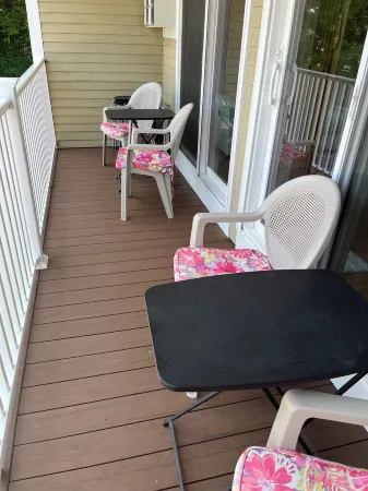 Misty Harbor Resort, Walk to Concerts at NH Bank Pavilion Beach on Lake Winni