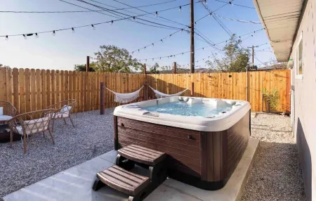 Mystical Oasis: *HOT TUB* Walk to Town | Closest To Park