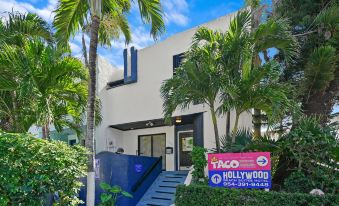 Hollywood Beach Suites and Hotel