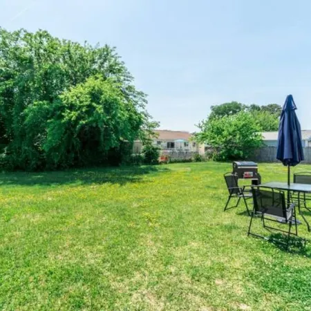 The Blue Horizon 3BR Retreat By Beach & Naval Base