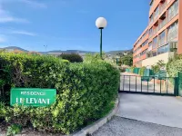 Apartment downtown Le Lavandou 350 m from the beach Các khách sạn gần La Plage de Coco