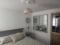 Aux 3 Maillets 1. Beautiful apartment in a 16th-century house.