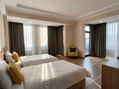 Saroy Gardens Hotel