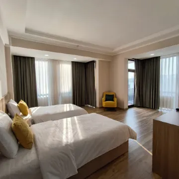 Saroy Gardens Hotel