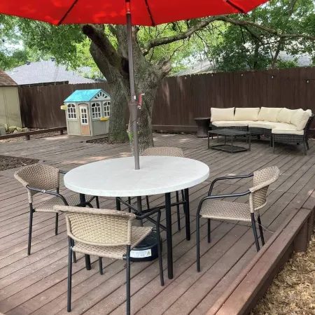 Minutes to Convention center,  family retreat, Pet-Friendly! King bed