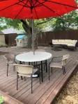 Minutes to Convention center,  family retreat, Pet-Friendly! King bed