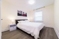 Fully renovated house in Toronto Hotel a York