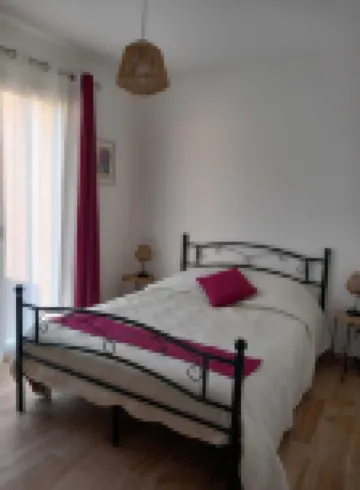 Amandier du Canigou A new, single-storey, detached house facing the Canigou mountains 韋爾內萊班酒店