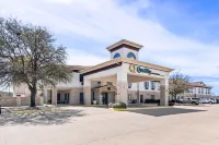 Quality Inn & Suites Granbury Hotels in Granbury