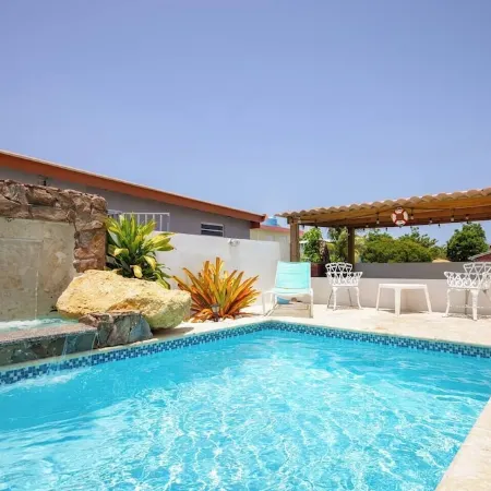 R&V Combate Beach House for 12 with Private Pool