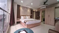 Park Eastern Hotel - Homestays