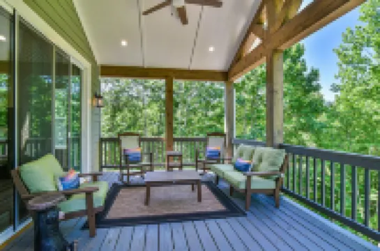 The Gem: Gated Luxury Mtn Home - Hot Tub/Sauna/Basketball/EV Charger/Hiking