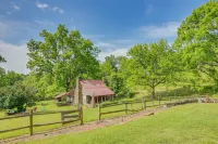 Ferrum Rustic Cabin in the Valley w/ Fire Pit - Homestays