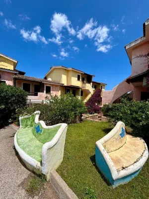 Walk to 4 charming family-friendly beaches with all amenities nearby