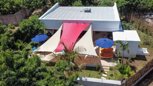 Kasa Eliza - charming 2-bedroom private cottage in Watamu with own pool, AC&WiFi