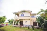 Steps from the Boom Oceanview فنادق في Aposentillo