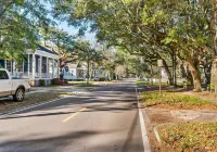 Historic Stylish Cottage 5 Min Walk to Downtown Mobile