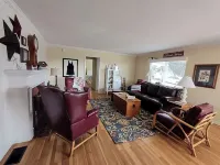 THE BEACH, 3 HOUSES AWAY