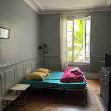 Comfortable city center studio near train station Rooms