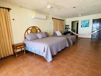 Spacious 4-bedroom house in delightful Progreso with WiFi AC …the best views in