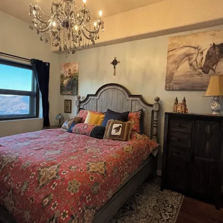 Charming 2-Bedroom Condo at the Breathtaking Sugar Top Mountain Resort