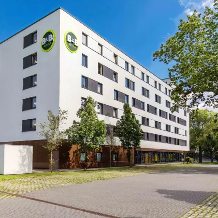 B&B HOTEL Hamburg-Nord Отели рядом с достопримечательностью «Станция метро "Берне"»