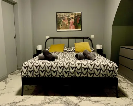 Modern studio apartment in the city center