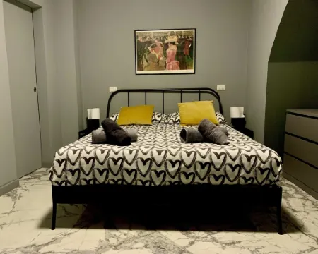 Modern studio apartment in the city center