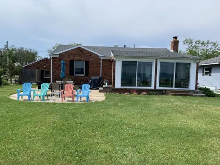 WATERFRONT, PRIVATE SANDY BEACH ON PECONIC BAY