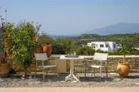 House with sea view. Family-friendly.