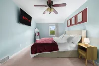 Luxe Aura Residence in Buffalo, Game Room, Safe Neighborhood, Centrally Located