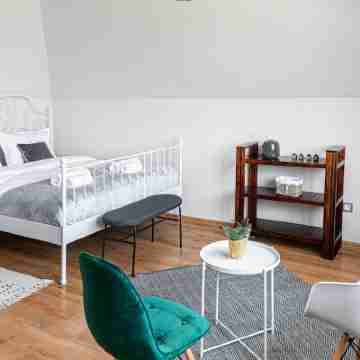 Light and bright starlit loft, 5 minutes from the center! Rooms