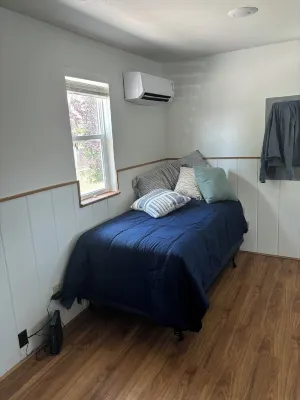 Cozy cabin in enjoyable Sturgis with WiFi, AC Hotel a Sturgis