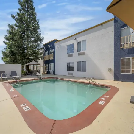 Best Western Plus Twin View Inn  Suites