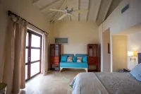 Film Stars and Politicians Vacation Spot in the SUN!!